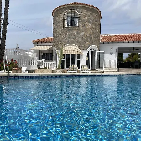 Magnifica Con Piscina Privada